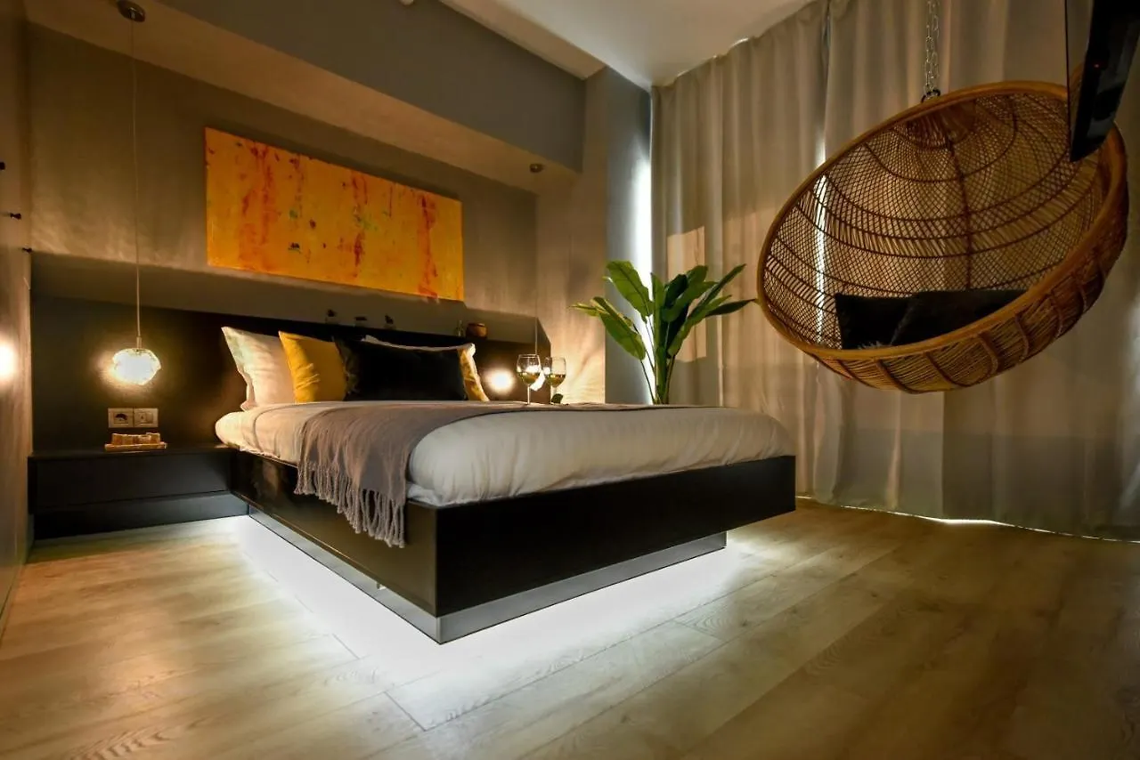 Luxury Apartment Near Radisson Hotel - Wall Projector & Modern Design Bucharest