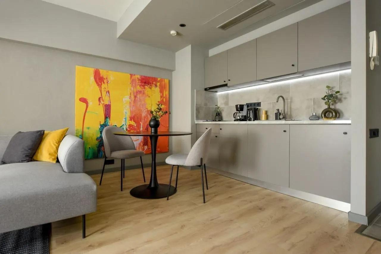 Luxury Apartment Near Radisson Hotel - Wall Projector & Modern Design Bucharest Romania