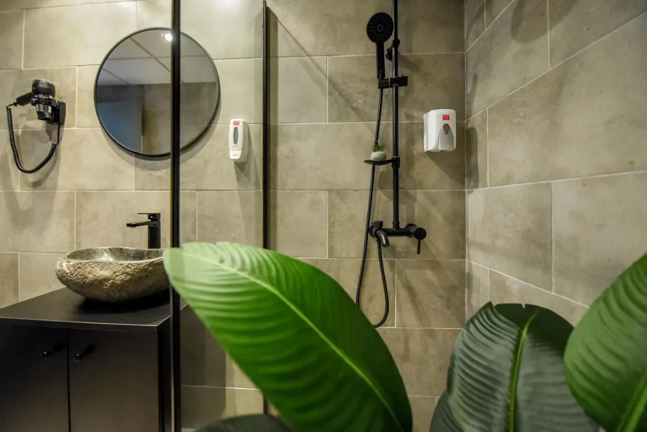 Luxury Apartment Near Radisson Hotel - Wall Projector & Modern Design Bucharest Romania