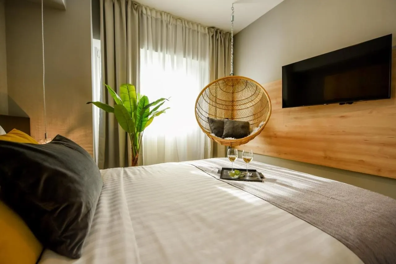 Luxury Apartment Near Radisson Hotel - Wall Projector & Modern Design Bucharest 0*,