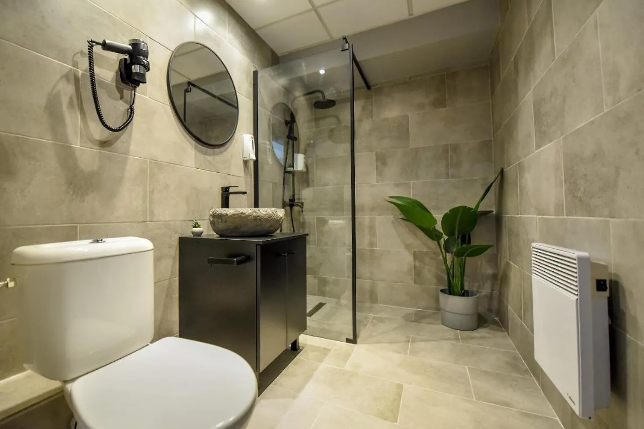 Luxury Apartment Near Radisson Hotel - Wall Projector & Modern Design Bucharest