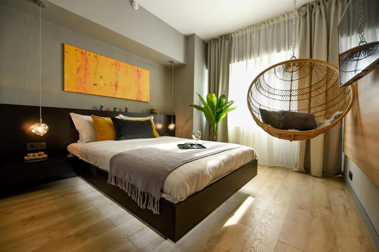 Luxury Apartment Near Radisson Hotel - Wall Projector & Modern Design Bucharest