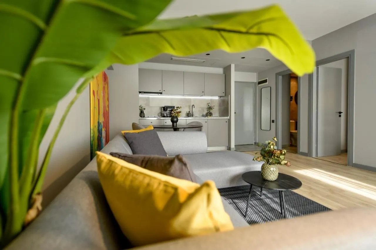 Luxury Apartment Near Radisson Hotel - Wall Projector & Modern Design Bucharest
