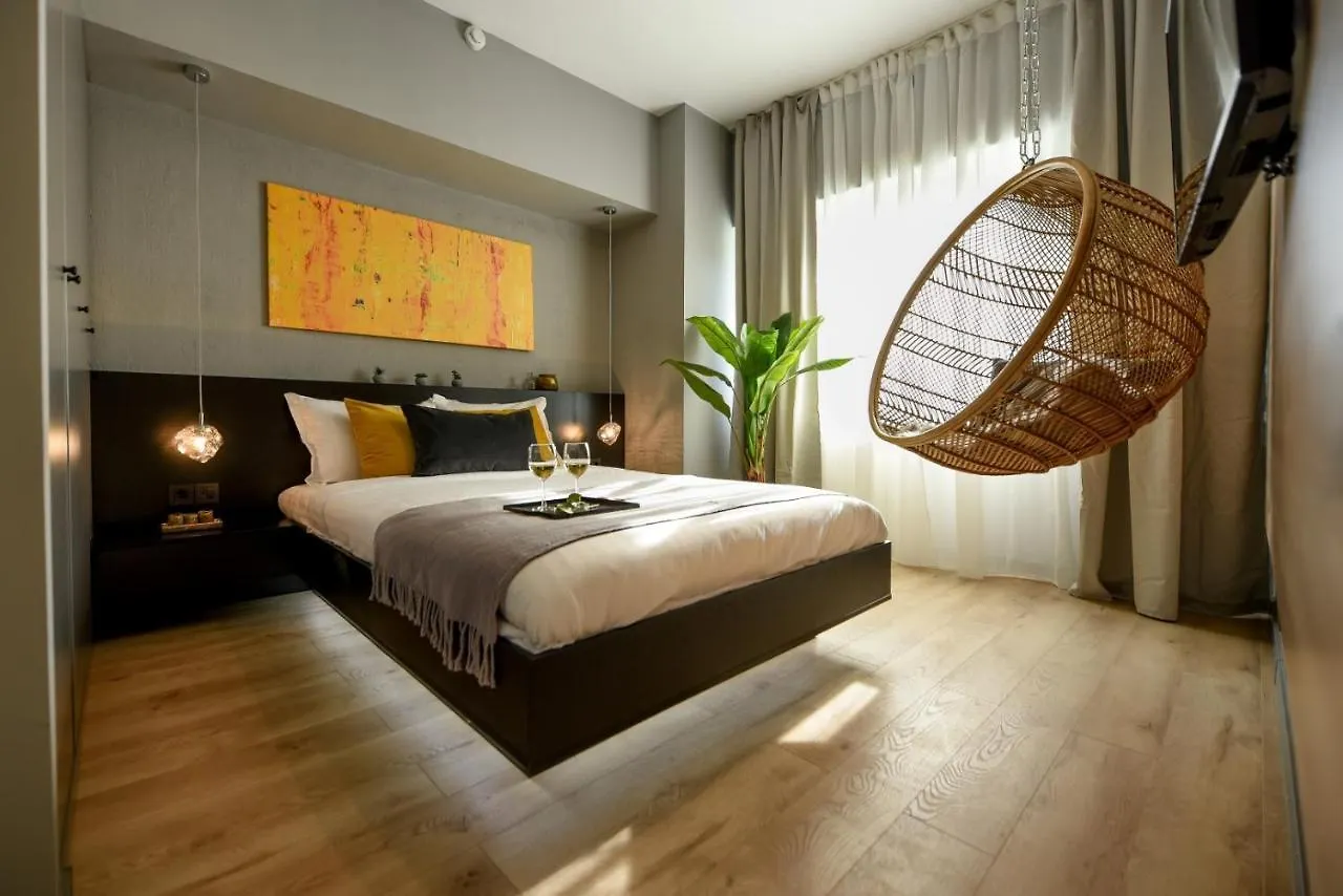 Luxury Apartment Near Radisson Hotel - Wall Projector & Modern Design Bucharest Romania